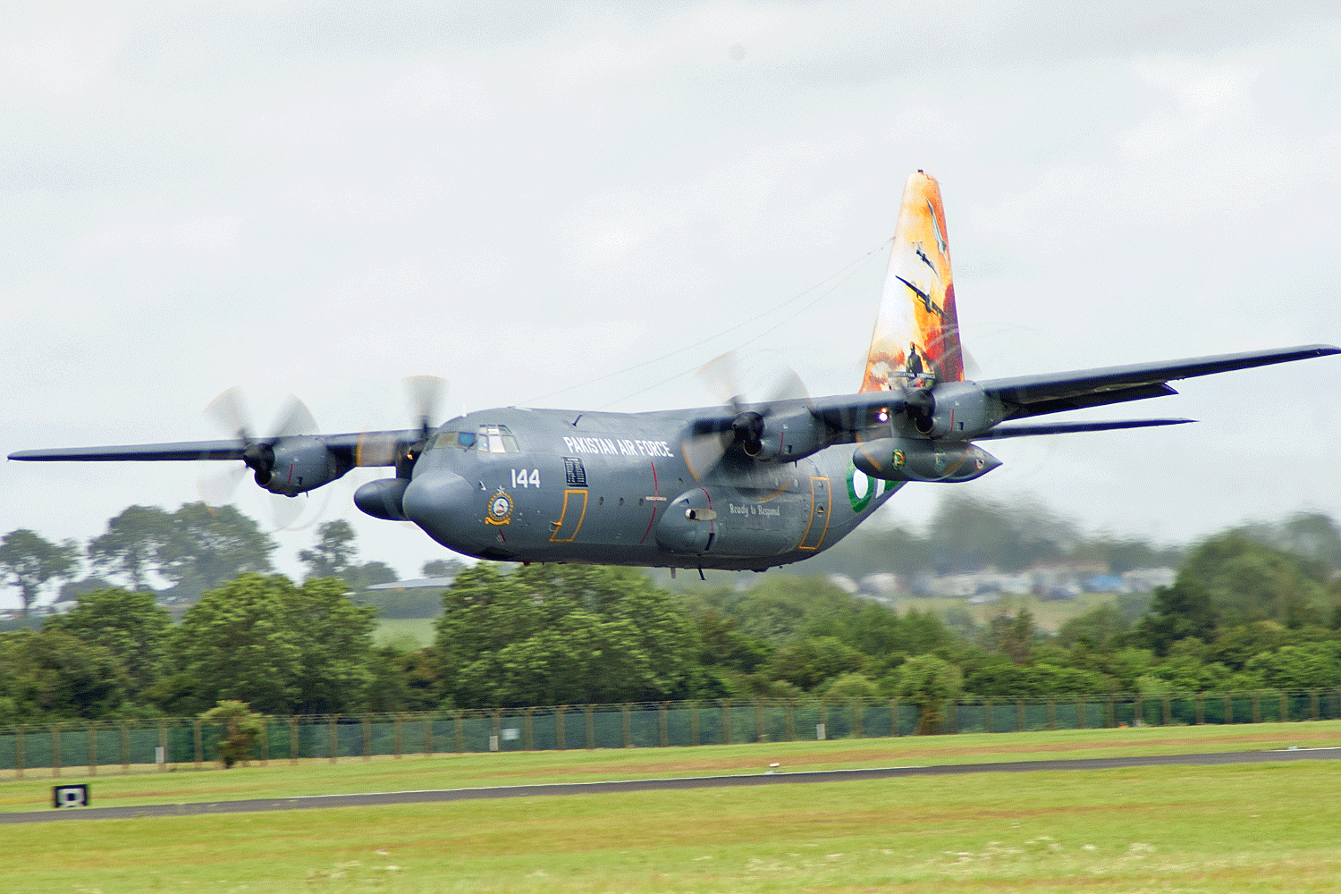 4144 L-100 Hercules 6 Sqn Pakistan