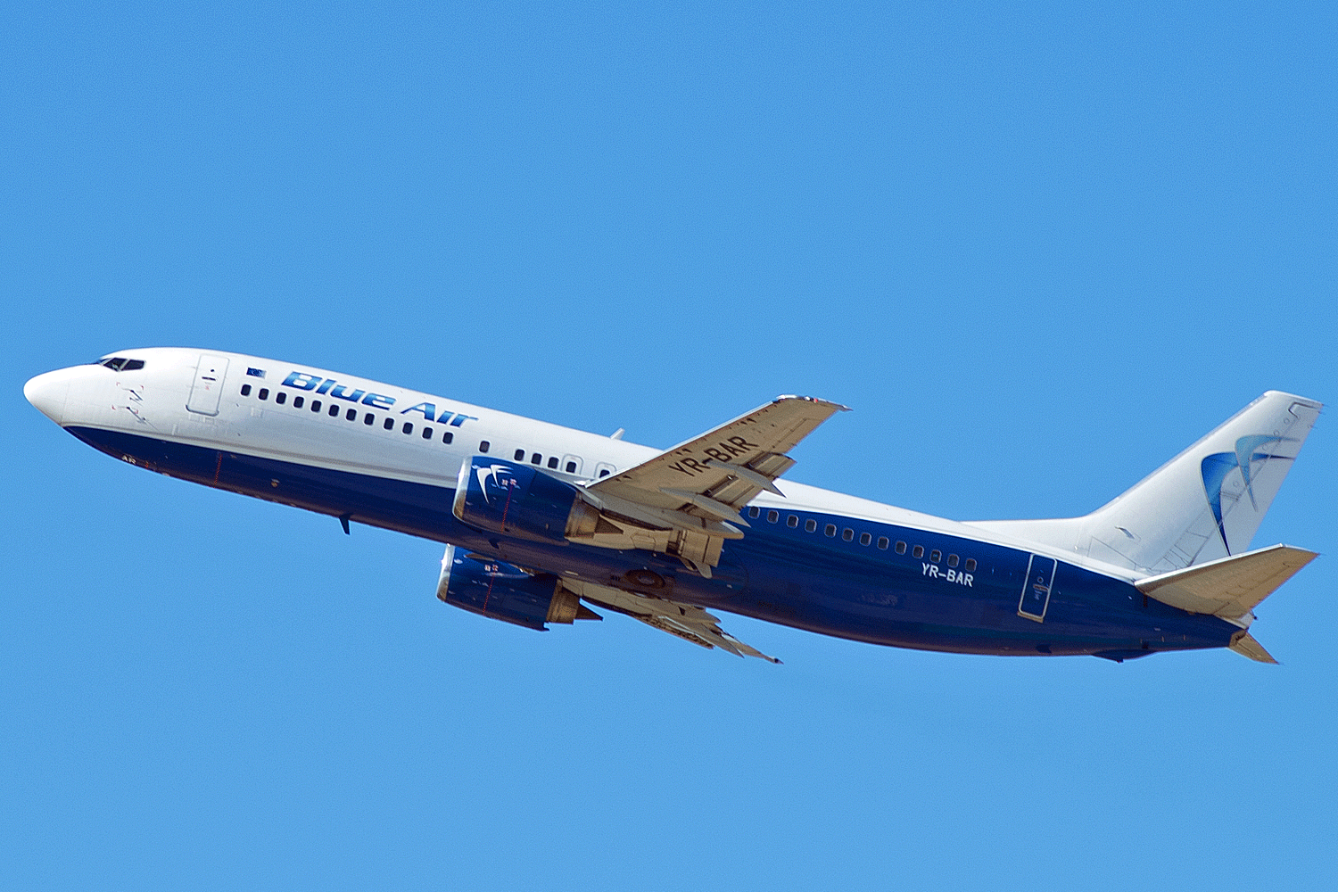 YR-BAR B 737 4Q8 Blue Air
