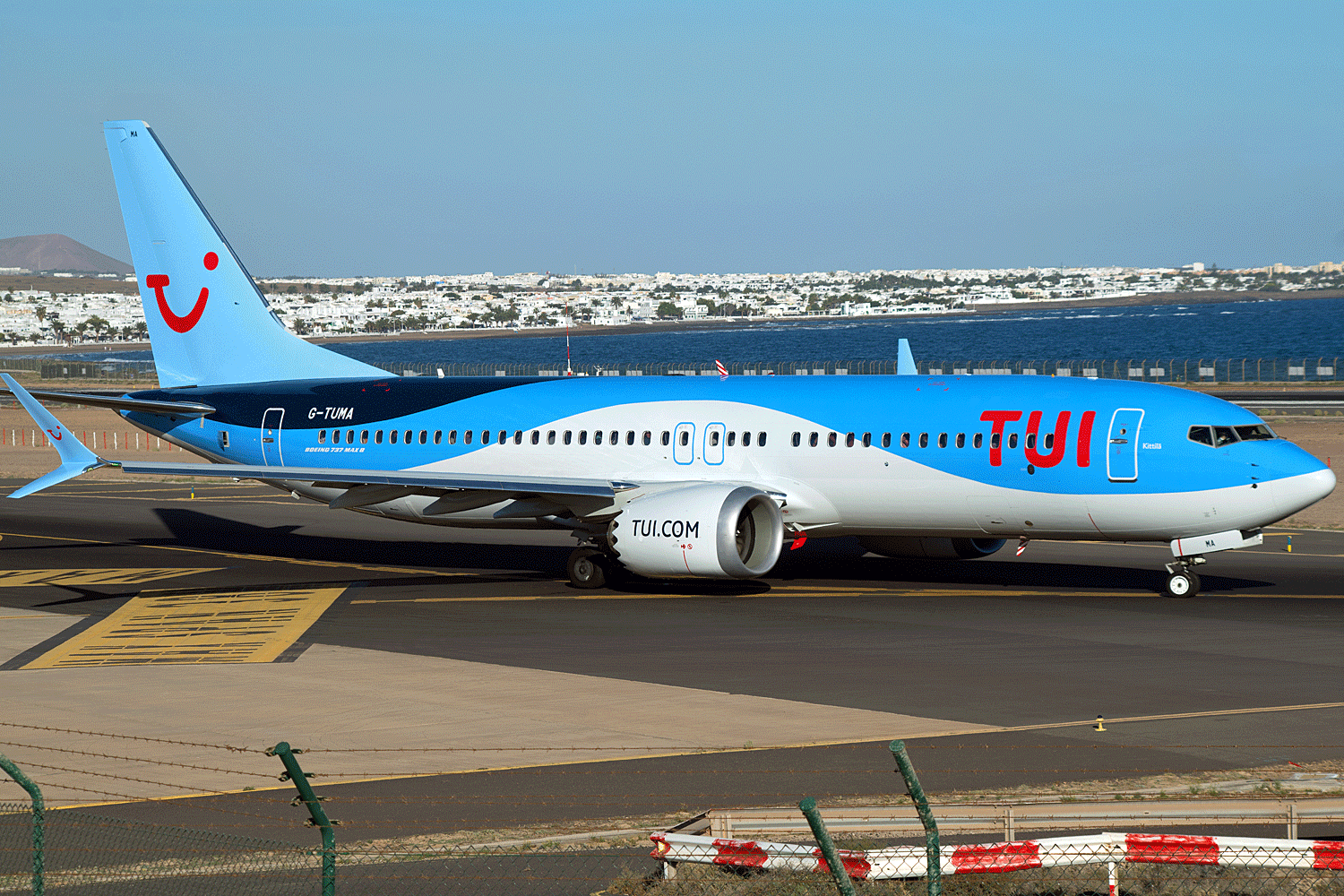 G-TUMA B 737 8MAX TUI Airways