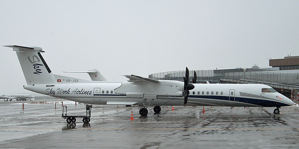 HB-JGA DHC-8-402Q Skywork Airlines