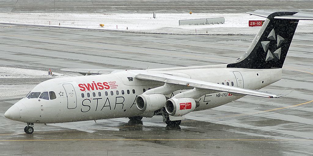 HB-IYU BAe146-RJ100 Swiss European Air Lines