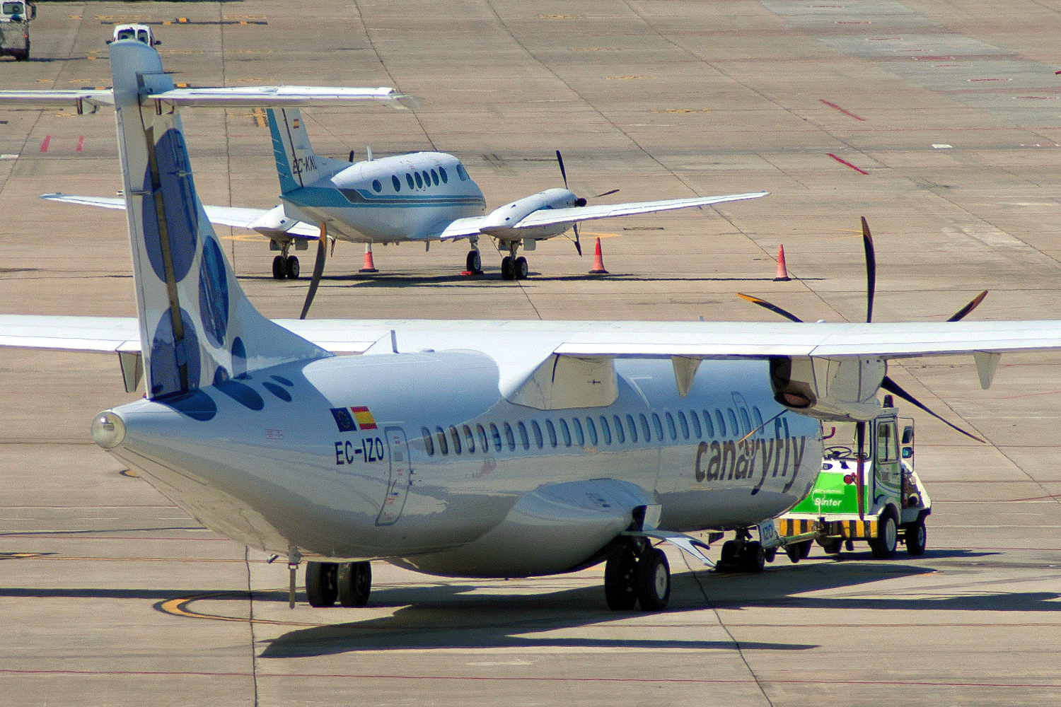 EC-IZO ATR 72 212A CanaryFly