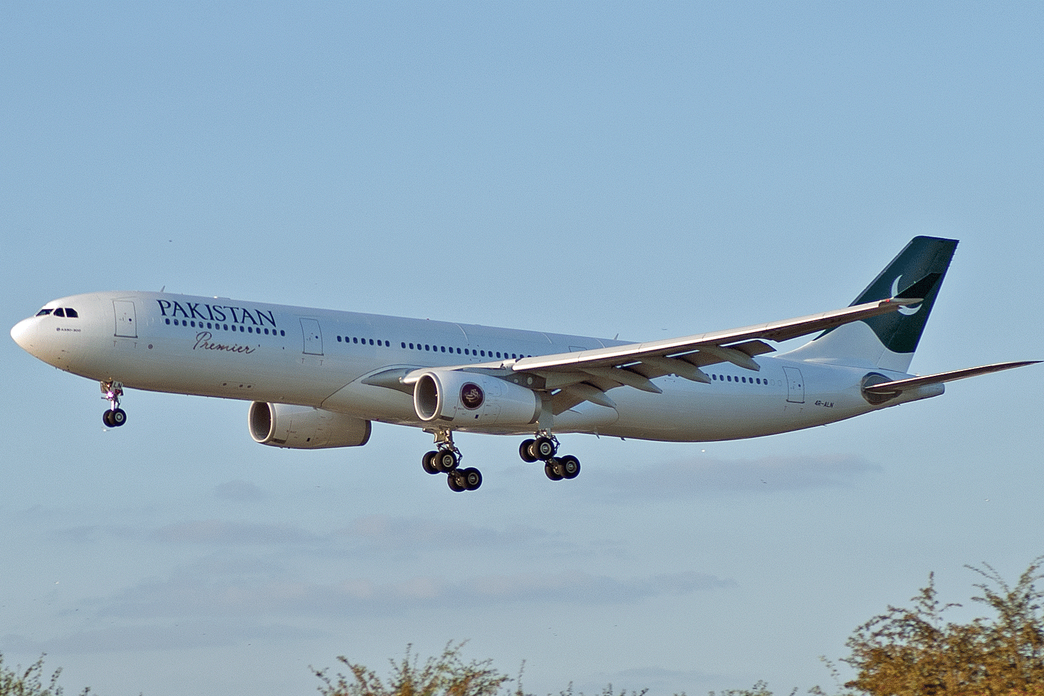 4R-ALN A330 Pakistan Premier (LHR)