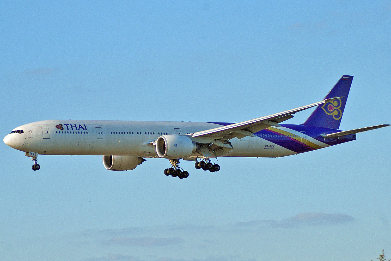 HS-TKV B777 Thai Airways (LHR)
