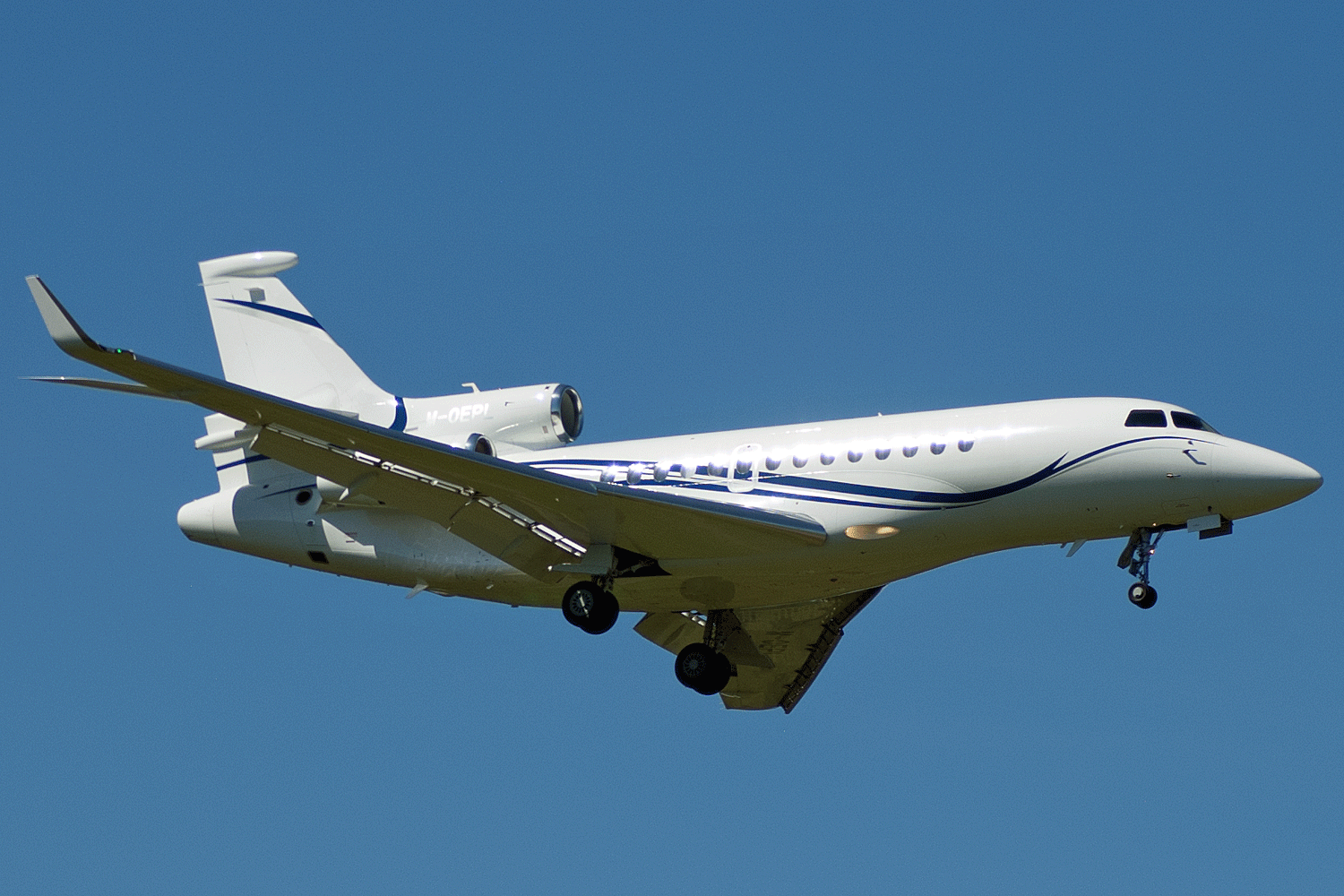 M-OEPL Falcon 7X Mid East Jet (Farnboro)