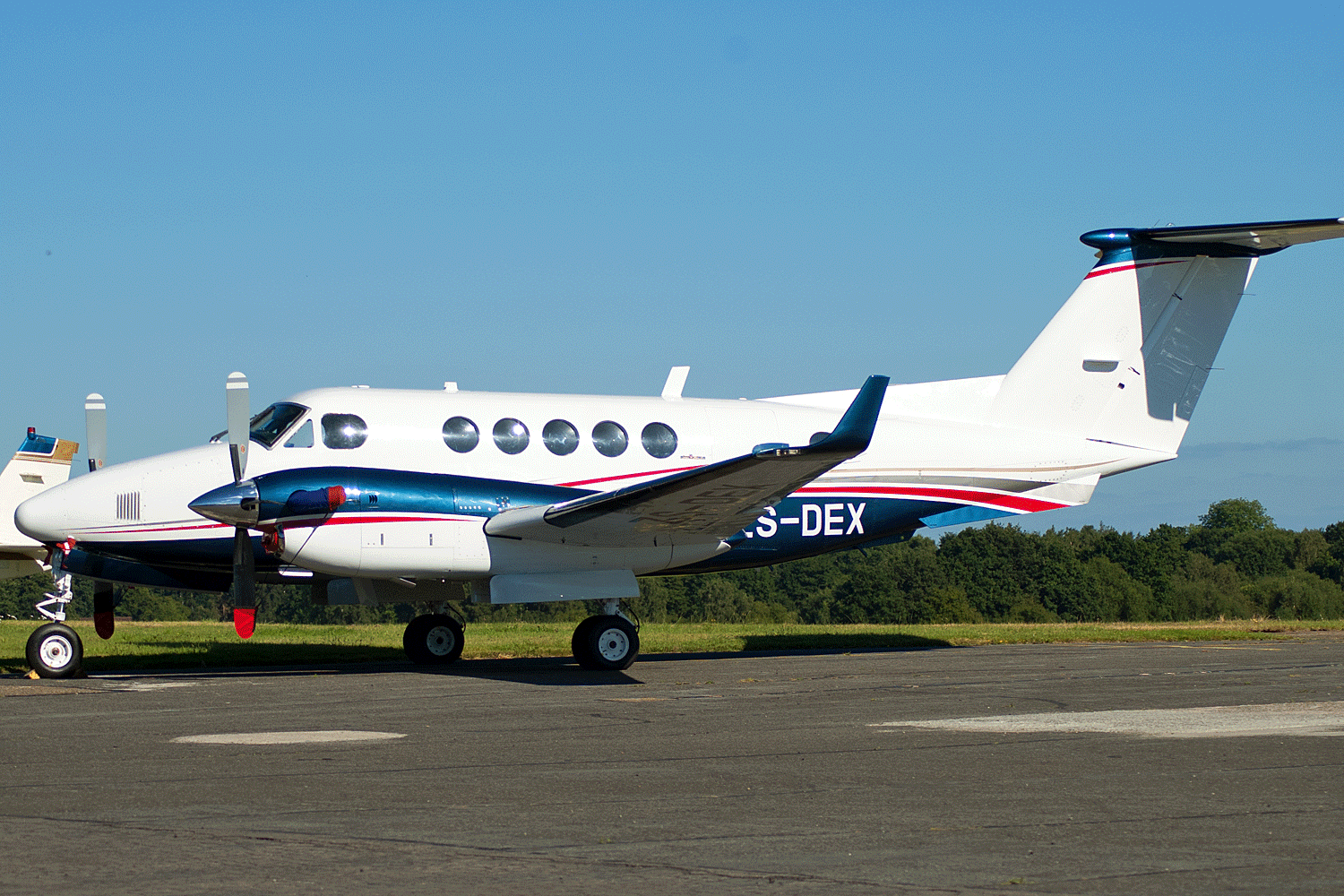ZS-DEX Beech King Air B200 Awesome Aviation (Fairoaks)