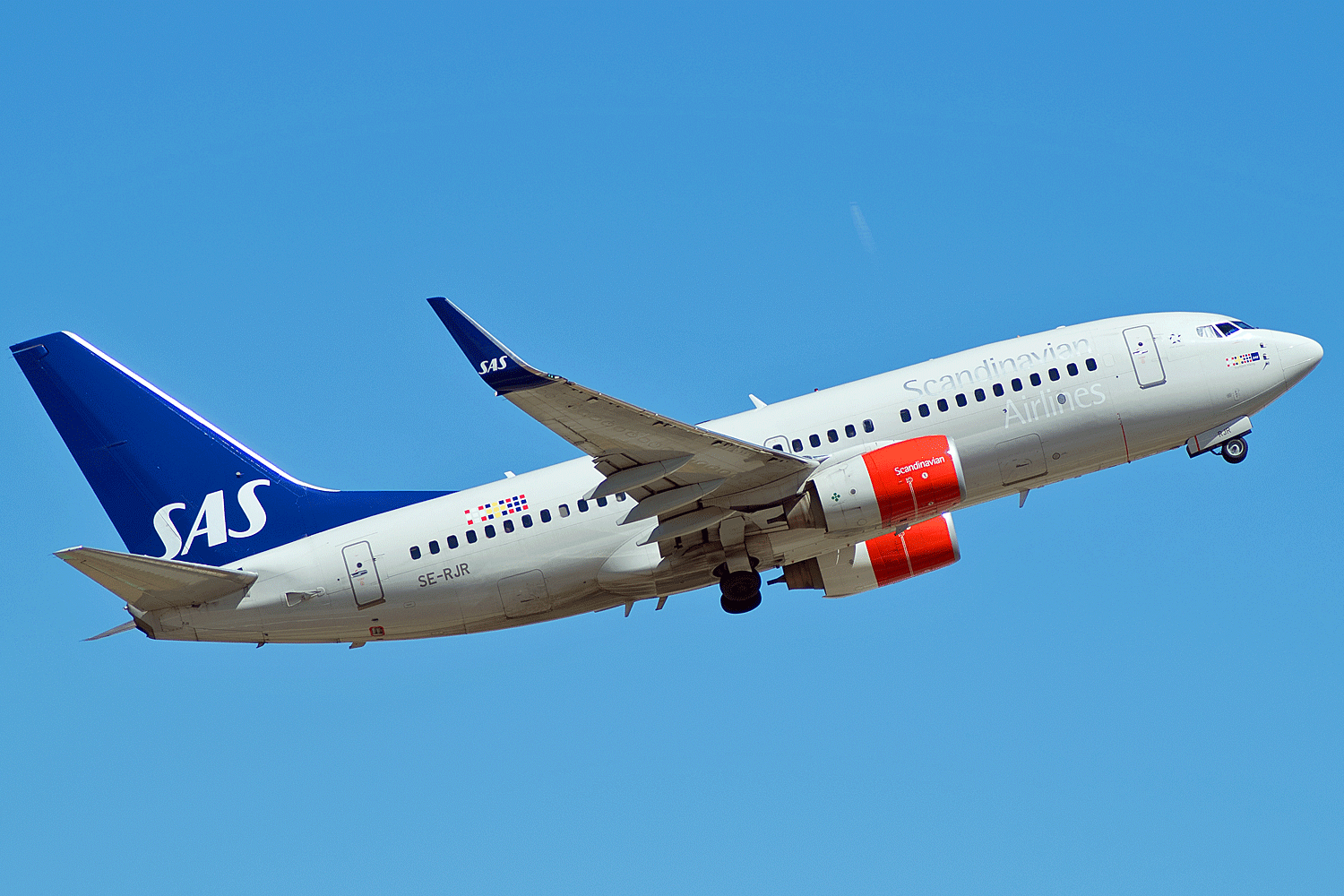 SE-RJR B 737 76M SAS