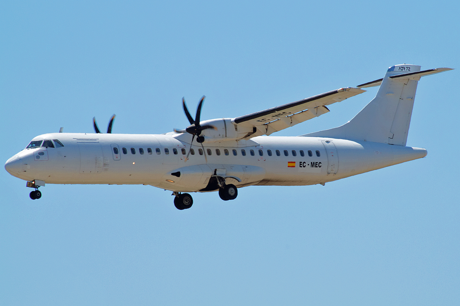EC-MEC ATR 72 212A Starbow Airlines
