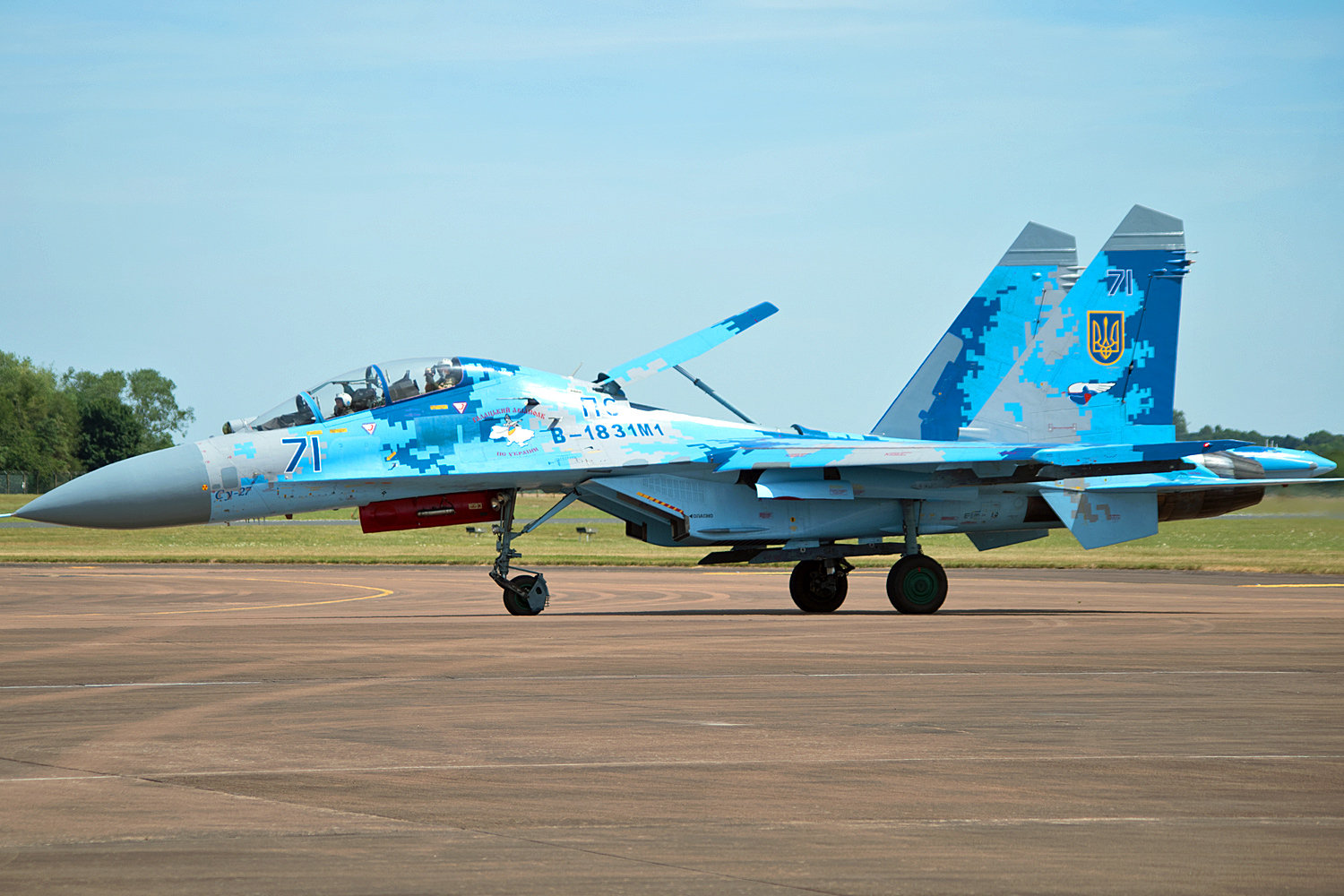 71 blue Sukhoi Su-27UBM1 831 BrTA Ukraine
