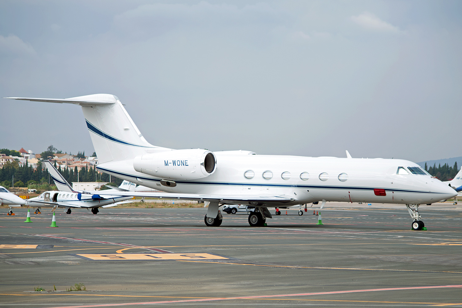M-WONE Gulfstream G450