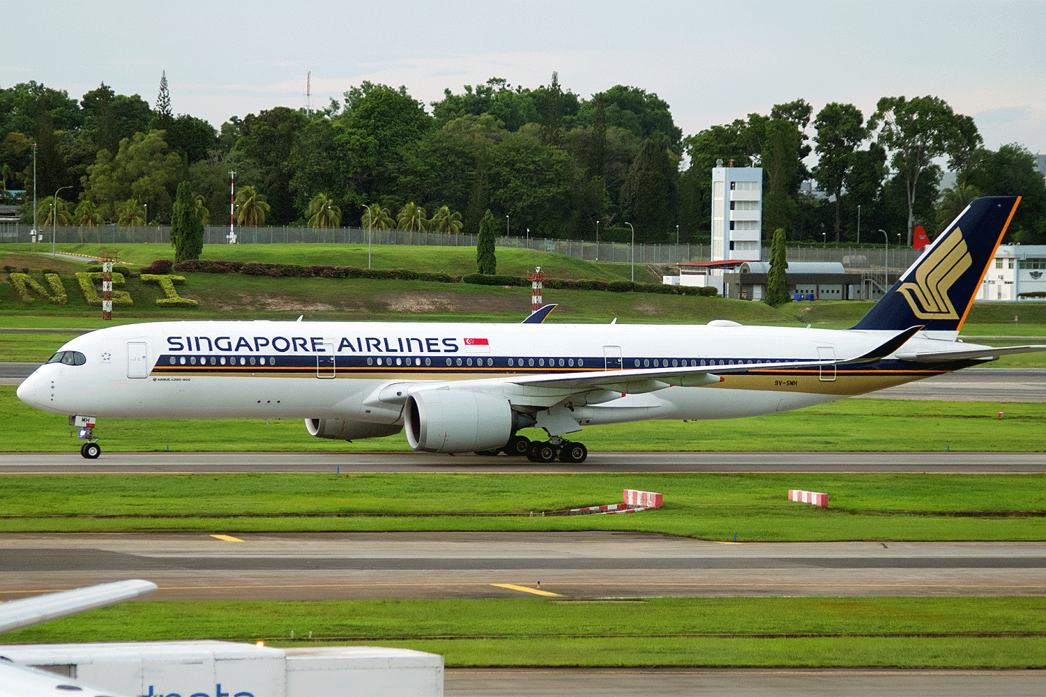 9V-SMH A 350 941 Singapore Airlines