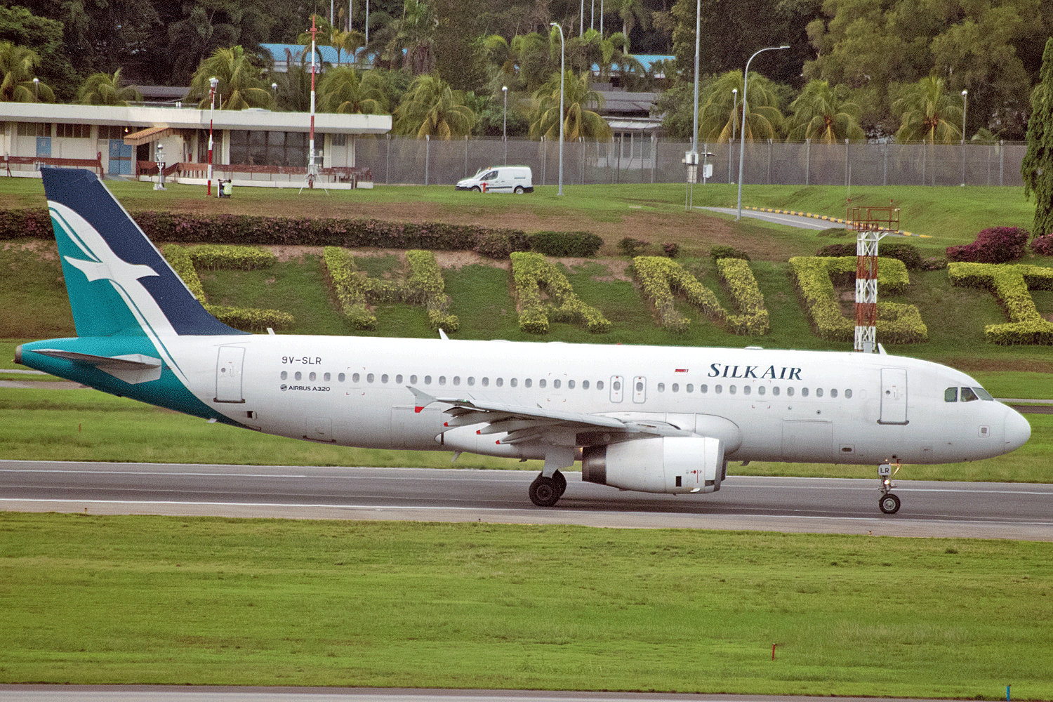 9V-SLR A 320 232 SilkAir