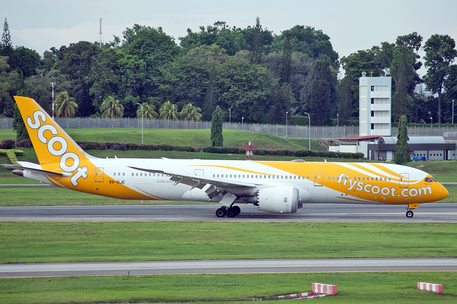 9V-OJE B 787 9 Scoot
