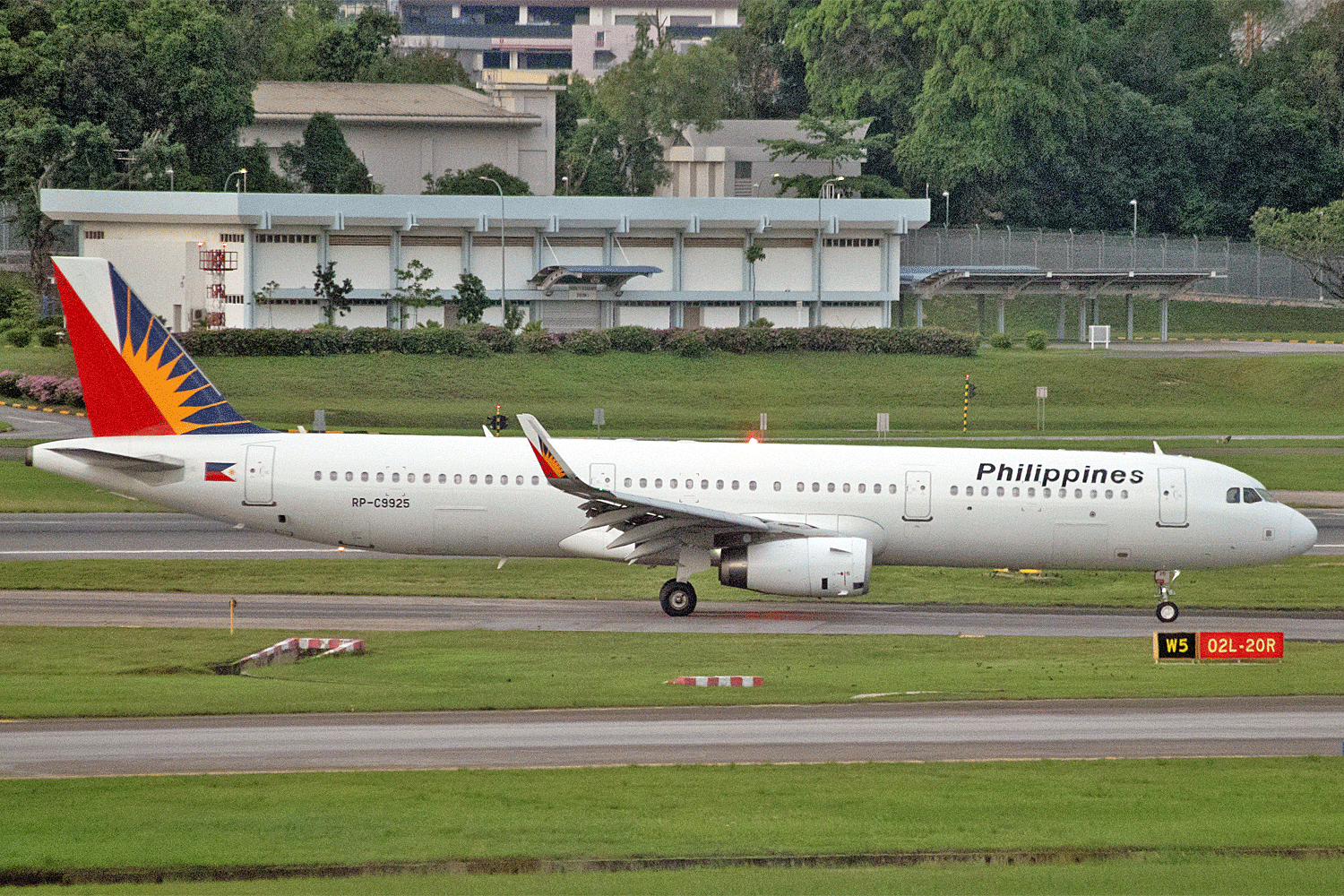 RP-C9925 A 321 231SL Philippine Airlines