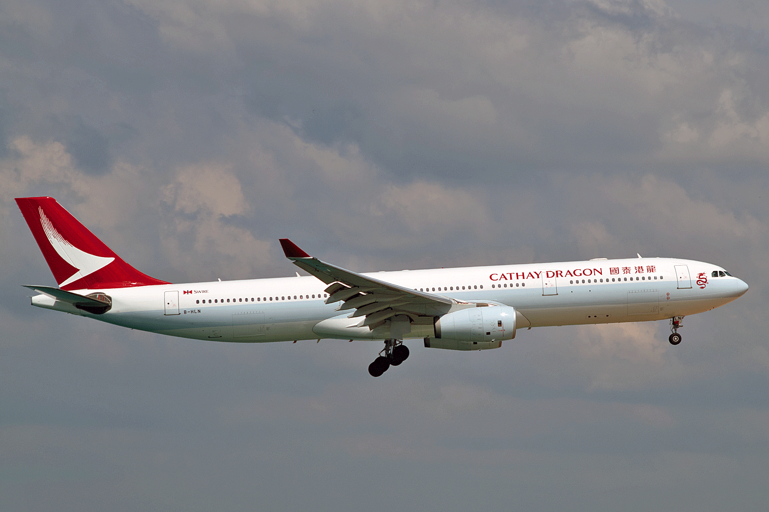 B-HLN A 330 343X Cathay Dragon